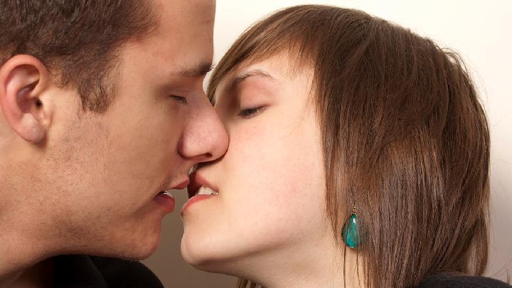 女性子宫出血怎么办？子宫出血的主要原因有哪些？